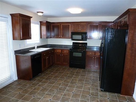 5th image of 3450 Leslie Ln