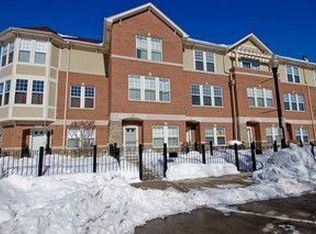 361 W Wesley St #103, Wheaton, IL 60187