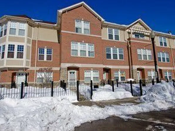 361 W Wesley St #103, Wheaton, IL 60187