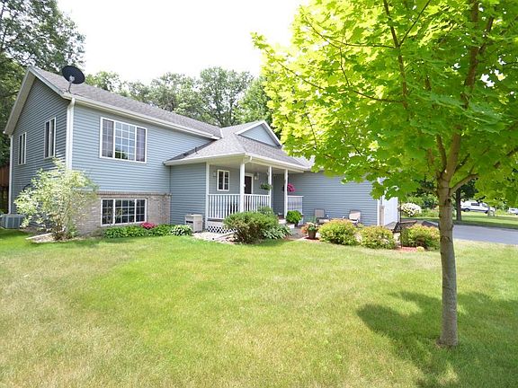 2nd image of 500 8th St NE