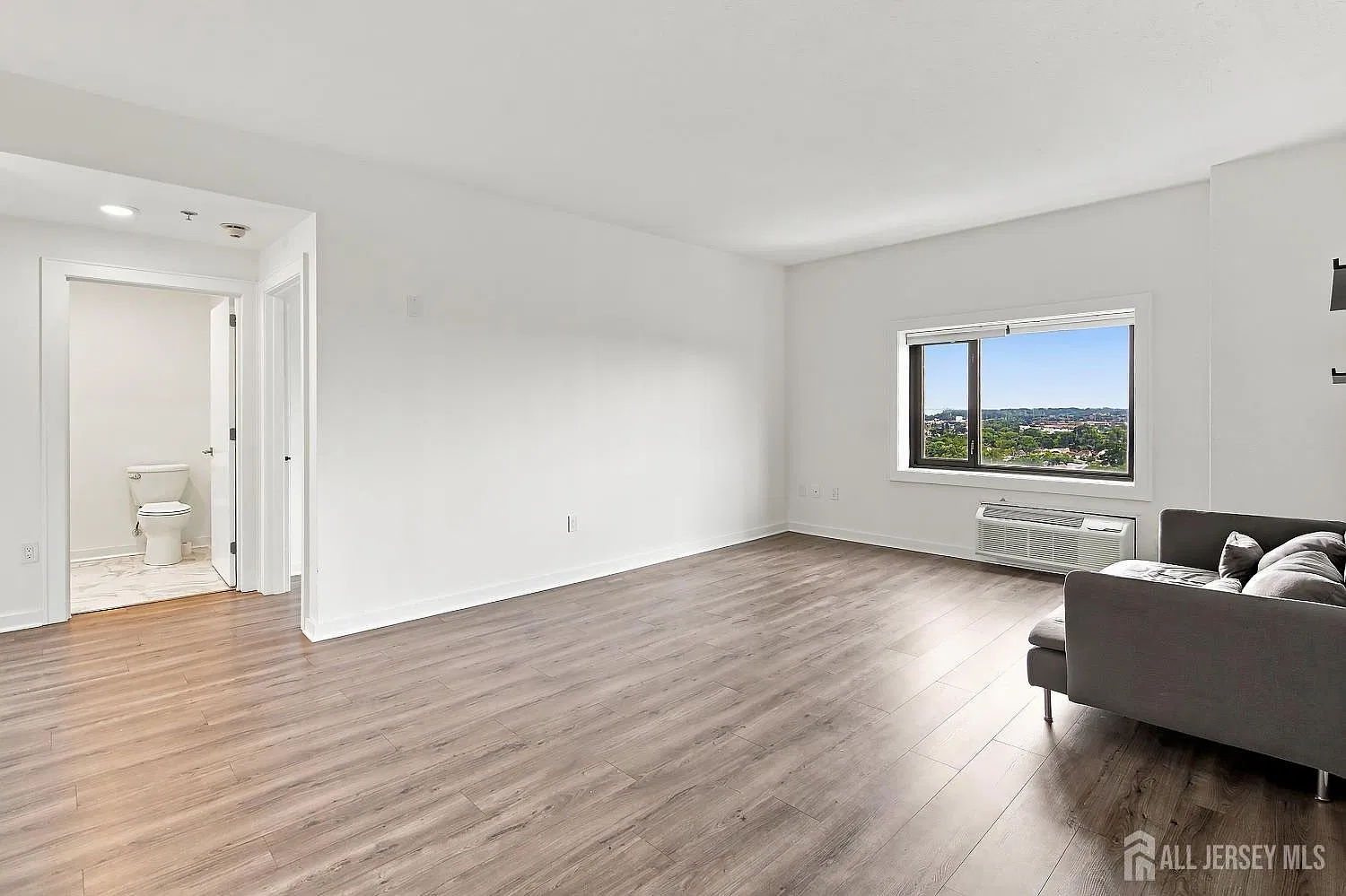 2 bed, 2.0 bath, $2,800 — Photo 3