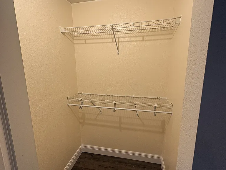 905 E Crawford St — Photo 14