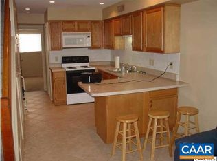 2100 Jefferson Park Ave APT 5, Charlottesville, VA 22903