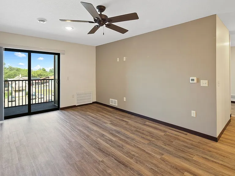 Rivertown Residential Suites — Photo 10