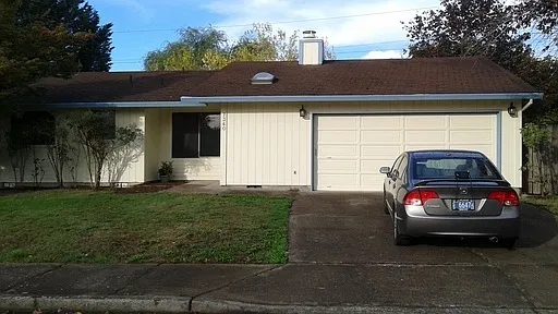 Beautifully Remodeled 3 BR, 2 BA — Photo 2