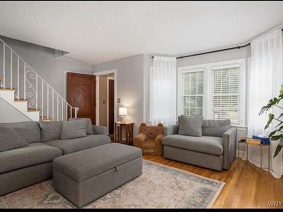 5th image of 28 University Ct