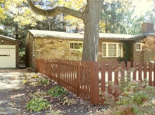 8414 Lake Shore Dr, Chagrin Falls, OH 44023