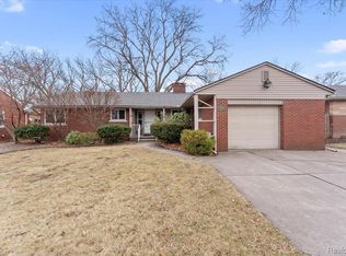 2221 Davis St, Wyandotte, MI 48192