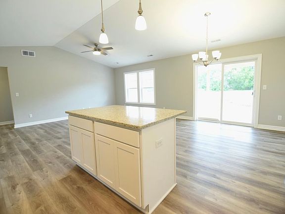 5th image of 1638 Meadowlark Ln