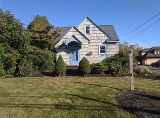 127 E Aurora Rd, Northfield, OH 44067