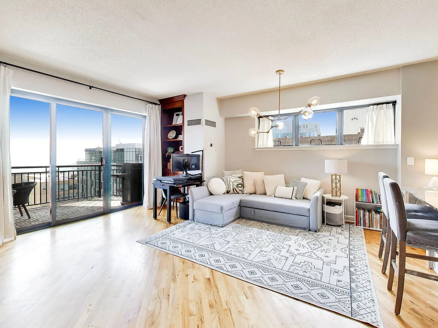 2 bed, 1300 sqft, $3,800 — Photo 1