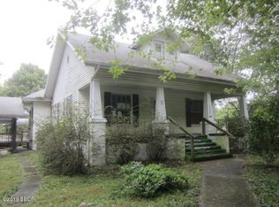 202 E Messinger Ave, Patoka, IL 62875