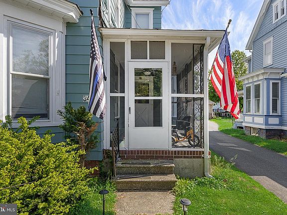 3rd image of 34 Bowen Ave