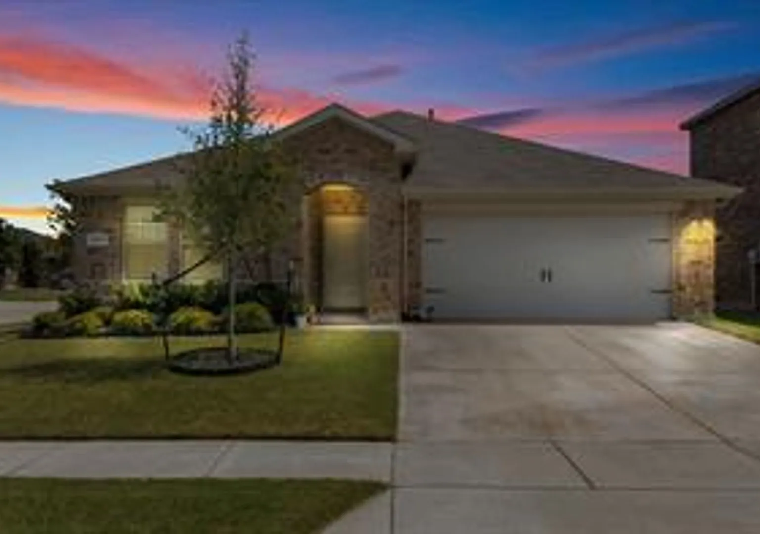 Lovely 4 Bedroom, 2 Bath Home in Royse City Corner Lot! — Photo 1