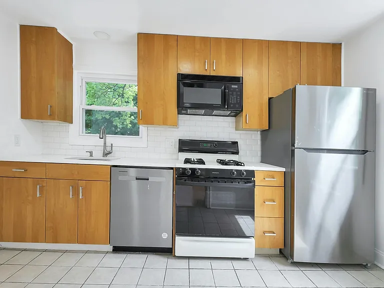 179 Christie Heights St #B — Photo 7