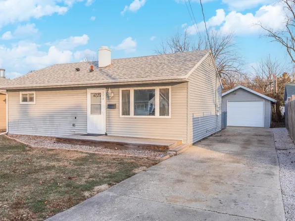 334 E Baker St, Bloomington, IL 61701