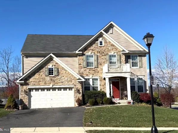 1900 Crestone Dr, Frederick, MD 21702