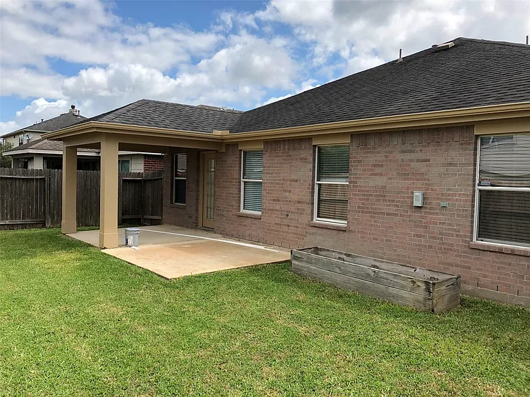 19615 Hollington Dr — Photo 12