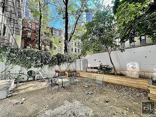 1st image of 338 E 61st St #1