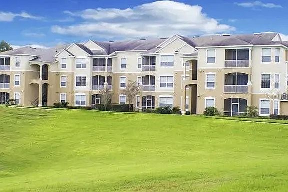 3rd image of 8100 Princess Palm Ln APT 305