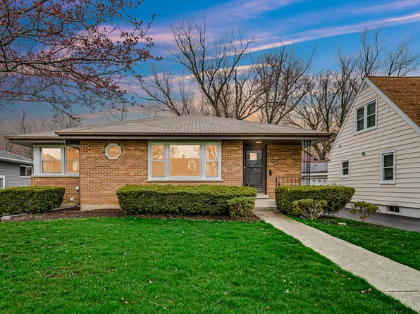 24 W Monroe St, Villa Park, IL 60181