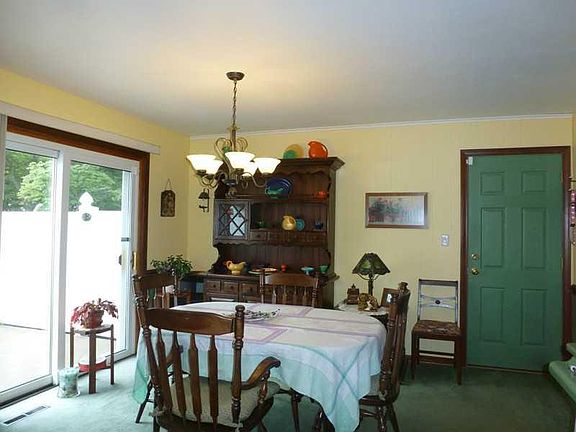 4th image of 161 Lynnwood Ave