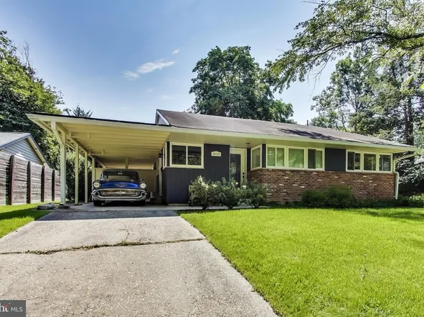 10103 Parkwood Ter, Bethesda, MD 20814