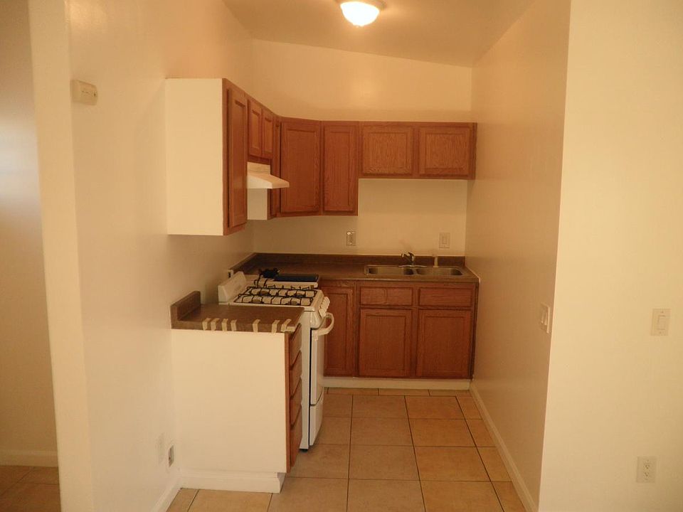 2nd image of 177 E Plymouth St