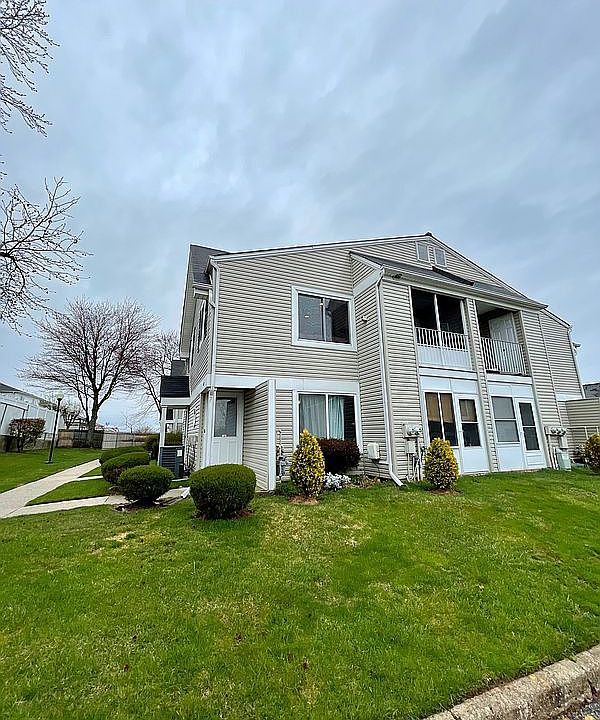1st image of 667 Correll Ave Unit 1
