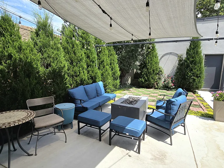 Back Patio with seating for 6+