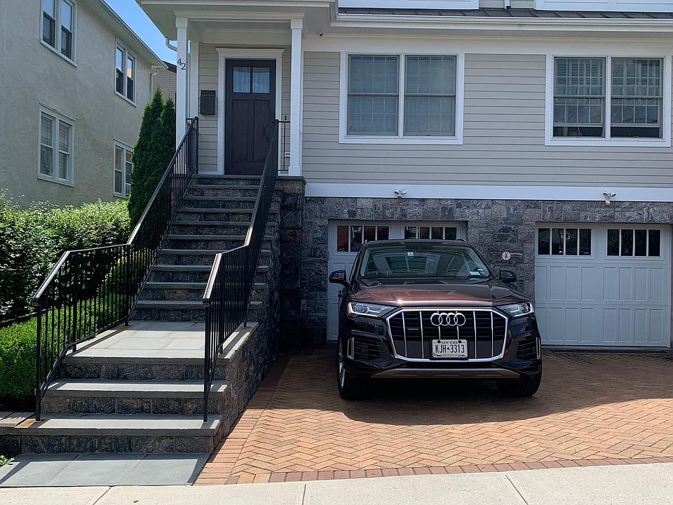 1st image of 400 Lincoln Ave