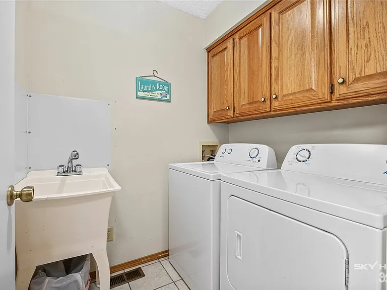 13 Yarmouth Dr — Photo 20