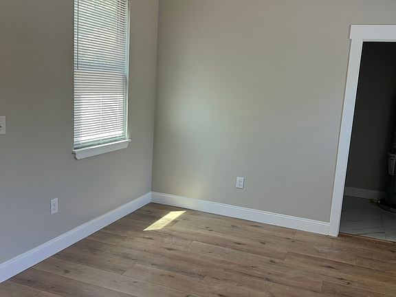 4th image of 5800 Lake Elton Rd #A