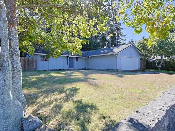 3797 Edgewood Dr, North Bend, OR 97459