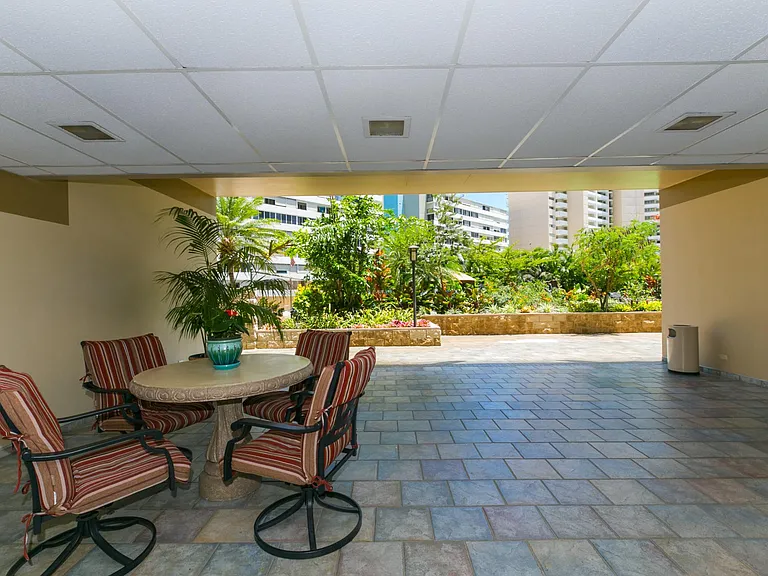 411 Hobron Ln #607 — Photo 40