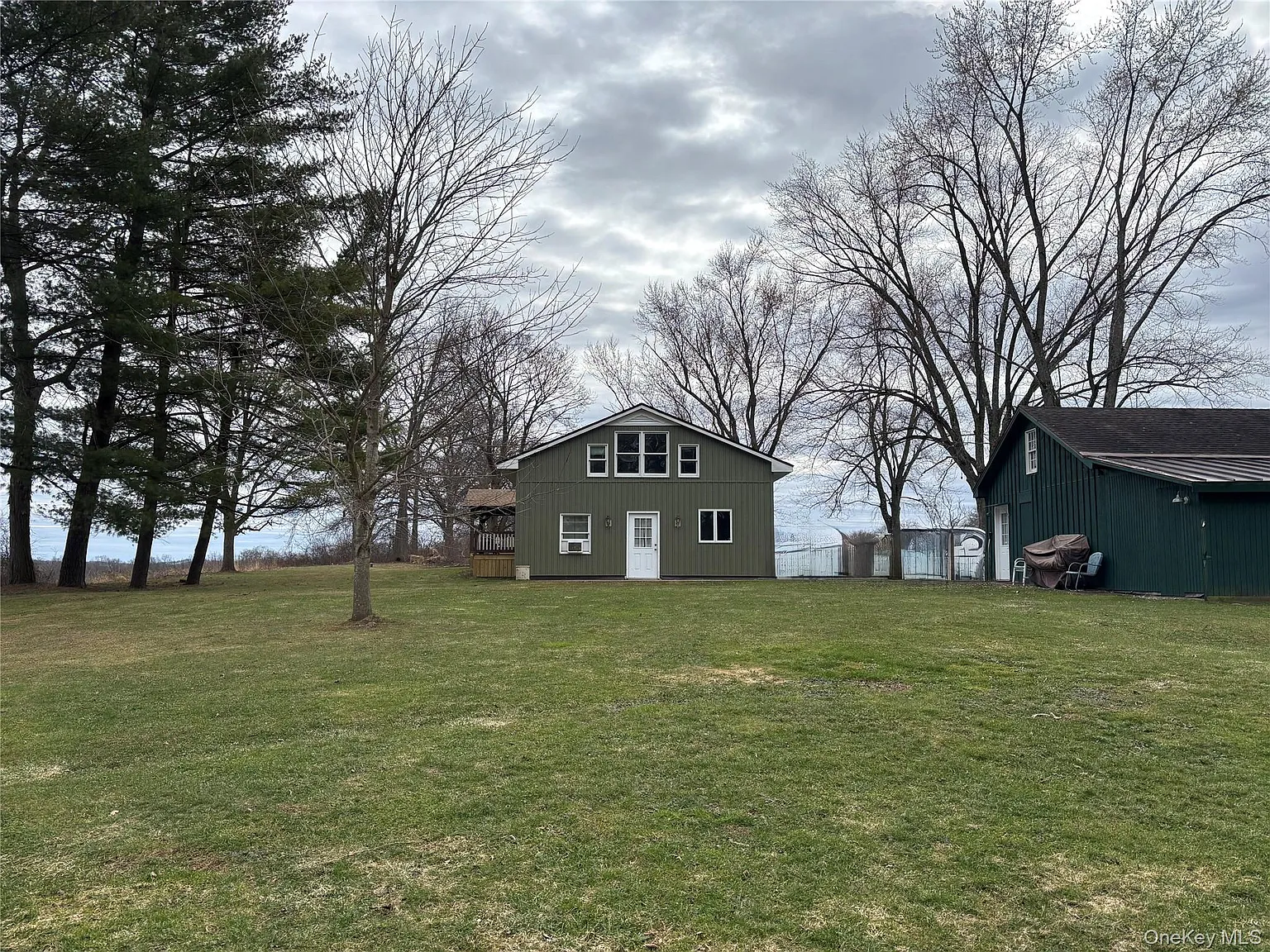 2 bed, 1.0 bath, 975 sqft, $1,850 — Photo 1