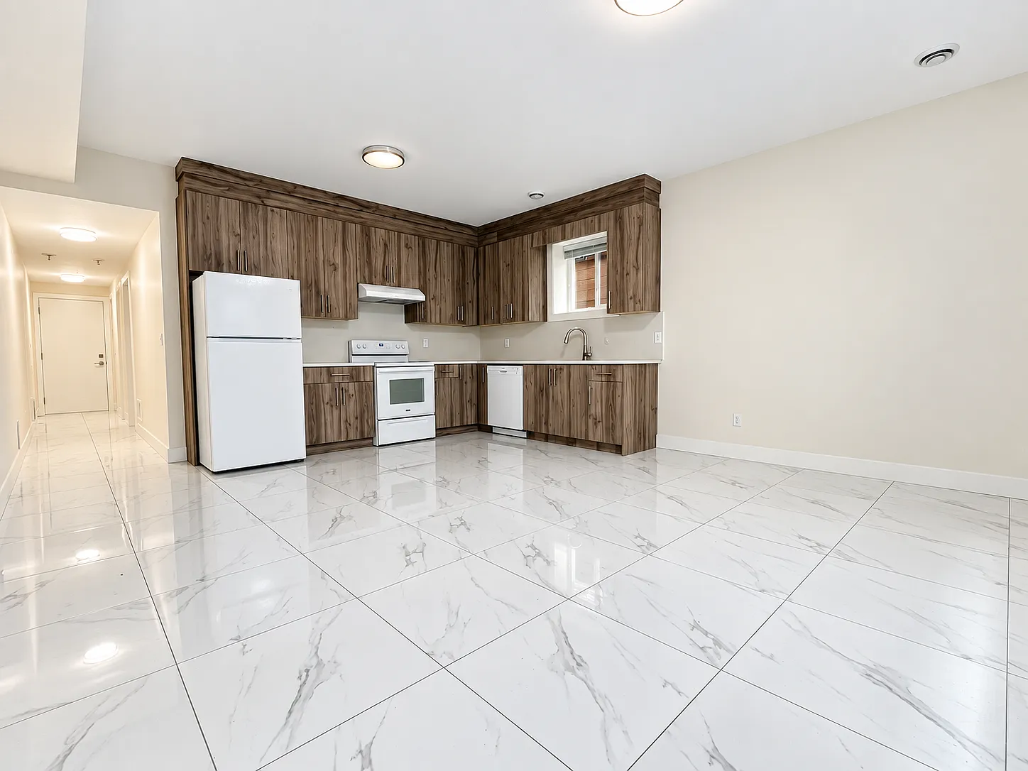 2 bed, 1100 sqft, $1,700 — Photo 2