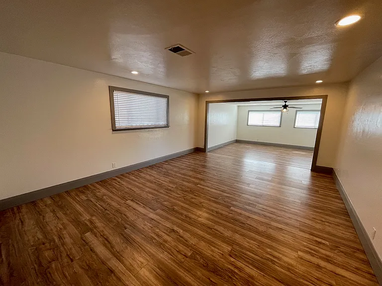 1040 Prouty Way — Photo 6