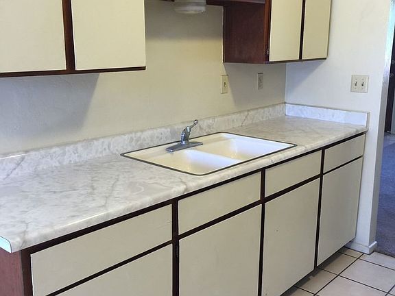 4th image of 2616 N Winstel Blvd