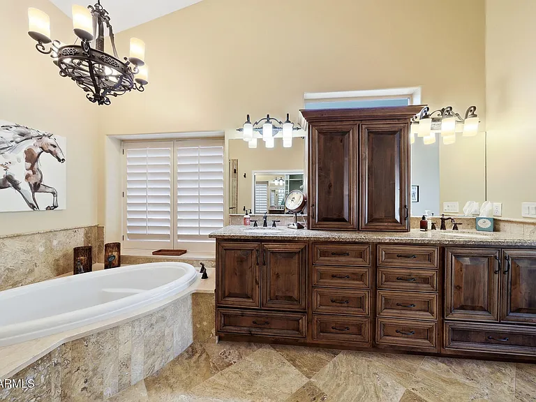 7642 E Hartford Dr — Photo 21