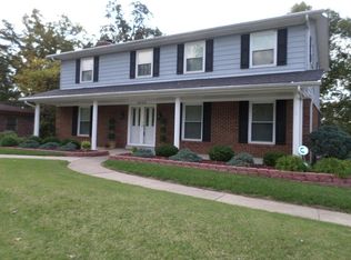 9006 Lakeridge Dr, Louisville, KY 40272