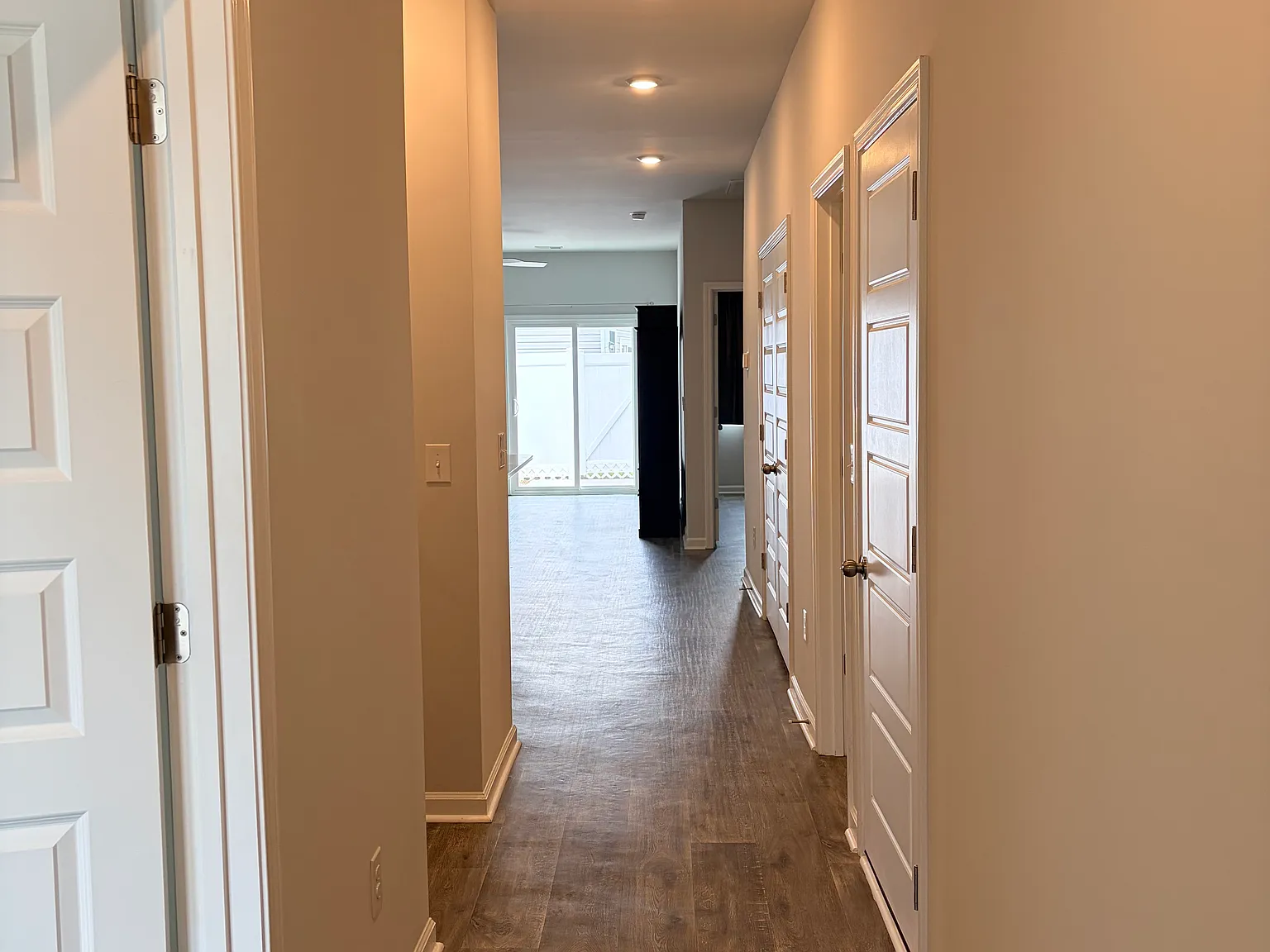 3 bed, 1437 sqft, $2,000 — Photo 3