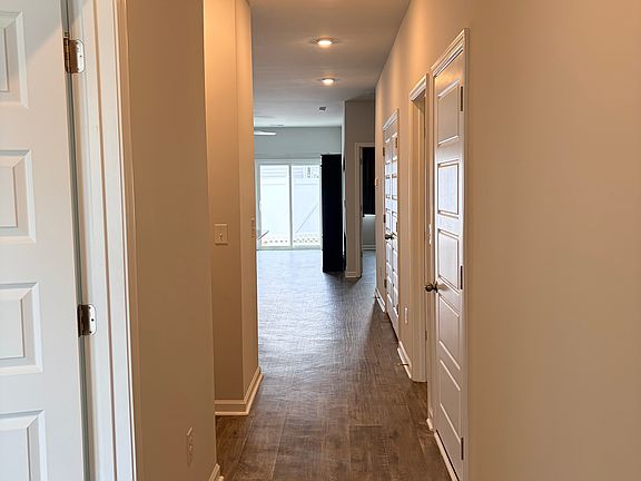 3rd image of 209 Brackish Dr