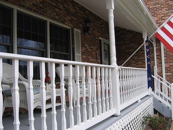 Enjoy southern charm of this grand front porch