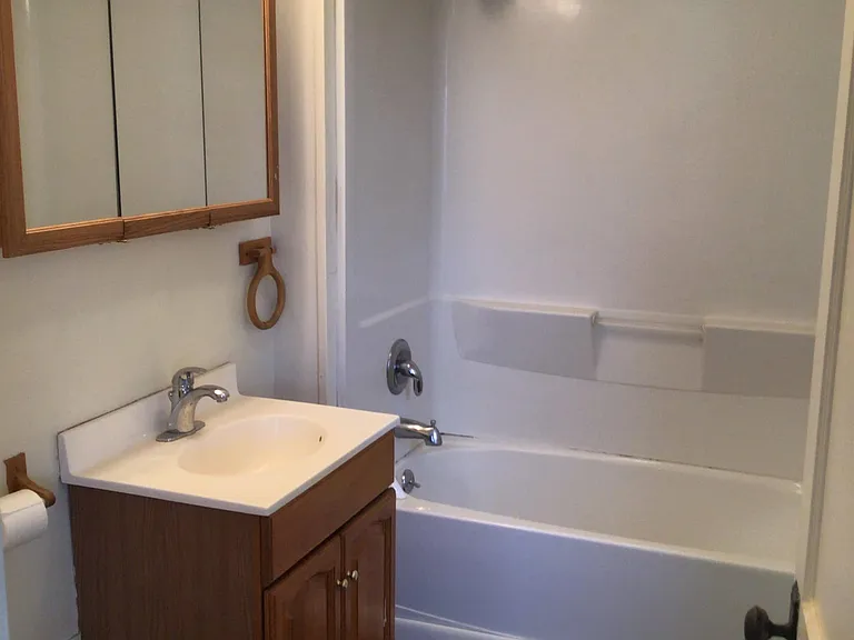 703 E Chippewa St #C — Photo 6
