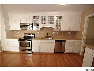 4th image of 4415 Simsbury Rd