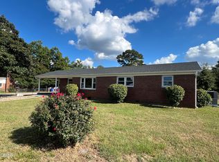 508 Eva Cir, Spring Lake, NC 28390