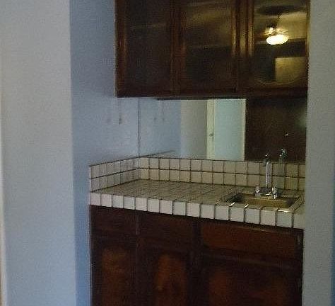 5th image of 2306 N 11th Ave