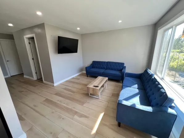 1705 Redoubt Ave #B, Kenai, AK 99611