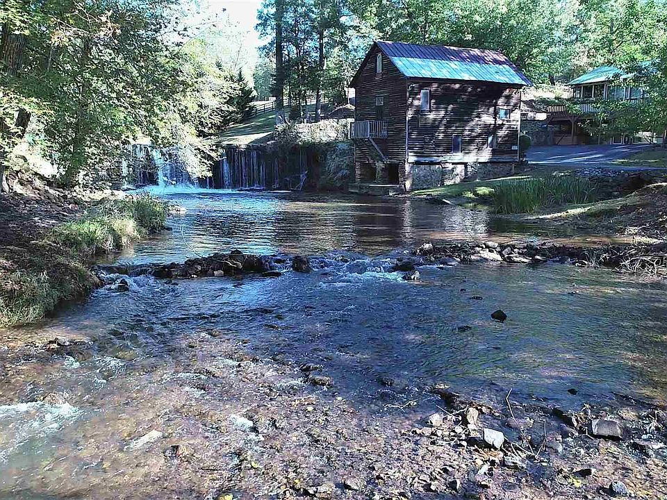 2nd image of 29 Mill Creek Trl
